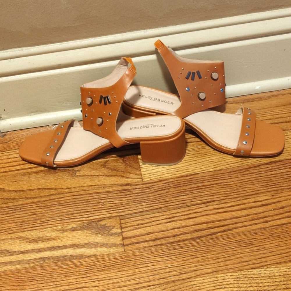 Kelsi Dagger Brooklyn Heals Size 8.5